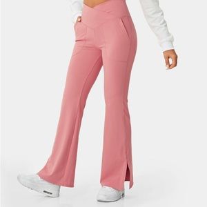 NWT! Halara Crossover Pocket Split Hem Full Length Flare Leggings-Smile